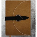 Kožený obal na knihu se sponou v medové barvě – Zboží Dáma