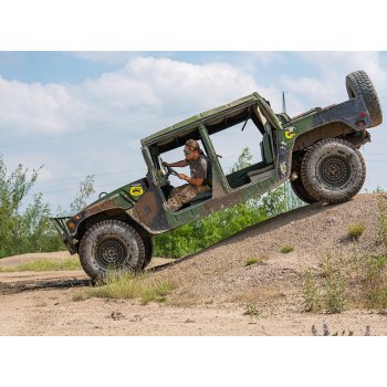 Humvee řízení vojenského speciálu