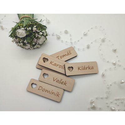 Dřevěná svatební jmenovka se srdíčkem D-decor – Zboží Dáma