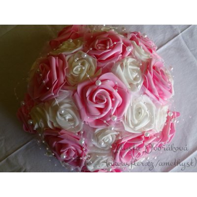 Buket na auto - růžové a bílé pěnové růže – Hledejceny.cz