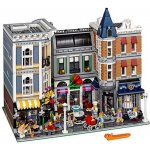 LEGO® Creator Expert 10255 Shromáždění na náměstí – Hledejceny.cz