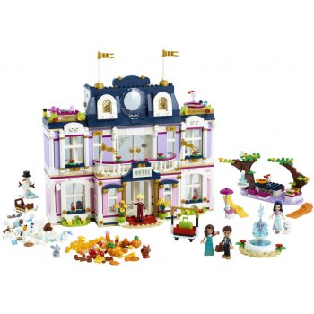 LEGO® Friends 41684 Hotel v městečku Heartlake