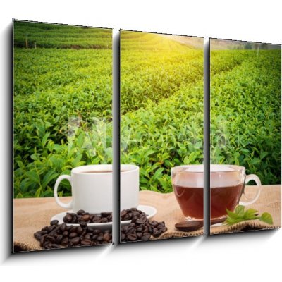 Obraz 3D třídílný - 105 x 70 cm - Coffee or tea in the morning on the wooden table and the Tea plantation background Káva nebo čaj ráno na dřevěný stůl a pozadí čajové p