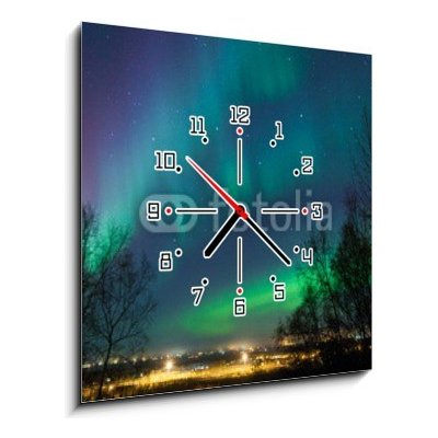 Obraz s hodinami 1D - 50 x 50 cm - Northern Lights over City Severní světla nad městem – Sleviste.cz