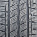 Osobní pneumatika Hankook Winter i*cept LV RW12 205/70 R15 106/104R