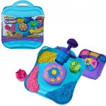 SPIN MASTER Kinetic Sand Squish Motion set kinetický písek s nástroji 6069401 – Sleviste.cz