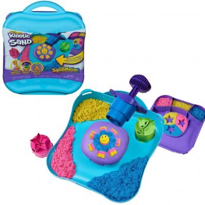 SPIN MASTER Kinetic Sand Squish Motion set kinetický písek s nástroji 6069401 – Sleviste.cz
