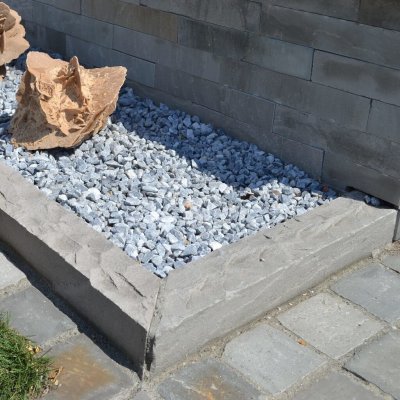 Kameny.cz Obrubník Natura formát d100 x v25 x š 9-11cm – HobbyKompas.cz