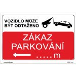 DUKO ZÁKAZ PARKOVÁNÍ - VOZIDLO MŮŽE BÝT ODTAŽENO směr doleva Formát: 300 x 200 mm, Materiál: samolepící vinylová fólie – Zboží Dáma
