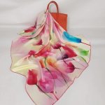 hedvábný šátek Akvarelové květy v dárkovém balení – Zboží Dáma