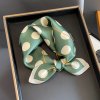 Šátek hedvábný šátek zelený puntíkatý v dárkovém balení