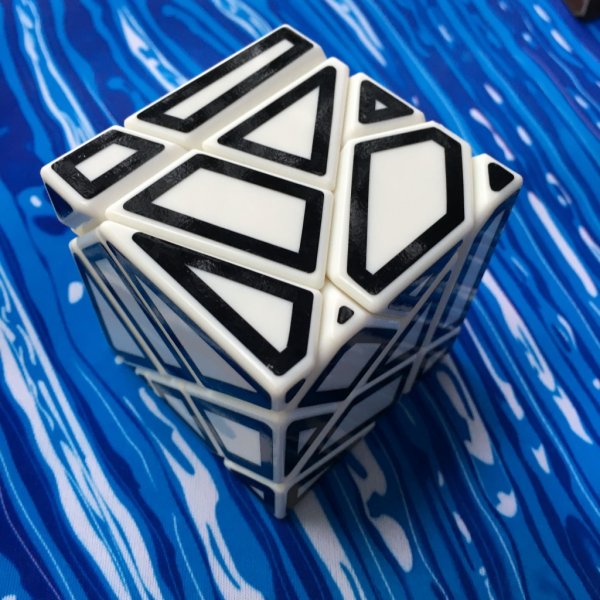 Hlavolam Ghost cube 3x3x3 Bílá
