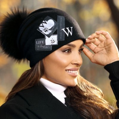 Krumlovanka dámská čepice s bambulí W-0419/018 černá – Zboží Mobilmania