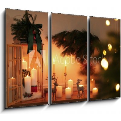 Obraz 3D třídílný - 105 x 70 cm - Wooden decorative Christmas lantern and burning candles on table indoors Dřevěná dekorativní vánoční lampa a hořící svíčky na stole v i