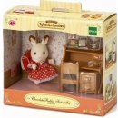 Sylvanian Families Sestra u psacího stolu se židlí