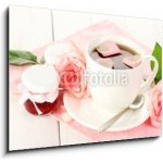 Skleněný obraz 1D - 100 x 70 cm - cup of tea with roses and jam on white wooden table šálek čaje s růží a džemem na bílém dřevěném stole – Hledejceny.cz