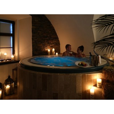 Privátní relax pro dva na Zámku Wichterle – Hledejceny.cz