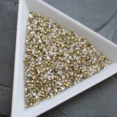 Skleněné šatony cca 1,9 - 2,0 mm - čiré - 50 ks – Sleviste.cz