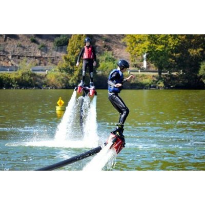Univerzální poukaz vodního adrenalinu - flyboard, hoverboard nebo jetpack – Hledejceny.cz