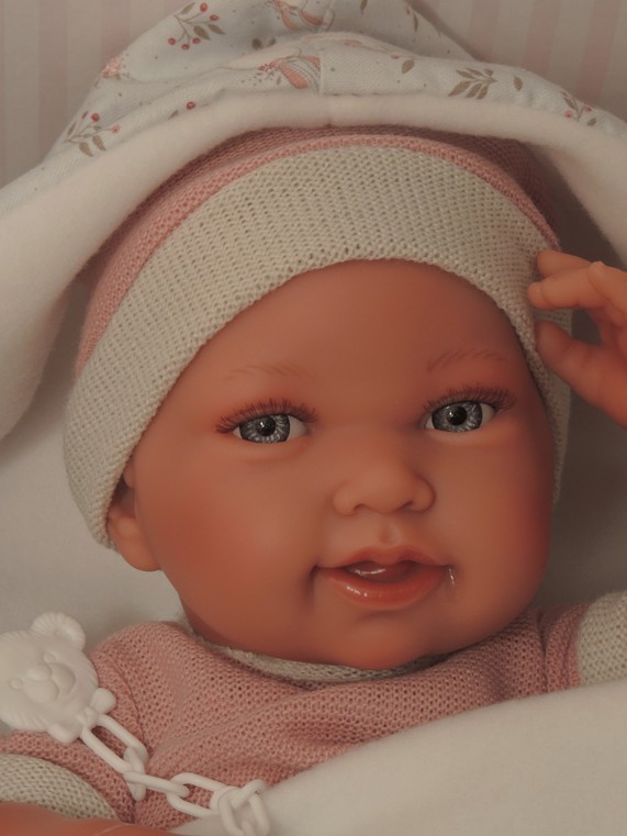 Antonio Juan Realistické miminko holčička Pipa ve spacím pytli Recién Nacida Pipa Saco Conejitos