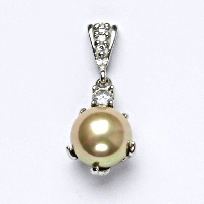 Čištín Stříbrný přívěšek s um. perlou, perla se skutečným perleťovým leskem P 1190/2
