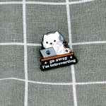 Pinarna Bílá kočka u počítače Go away I´m introverting Jdi pryč, mám svůj introvertní čas – Zboží Dáma