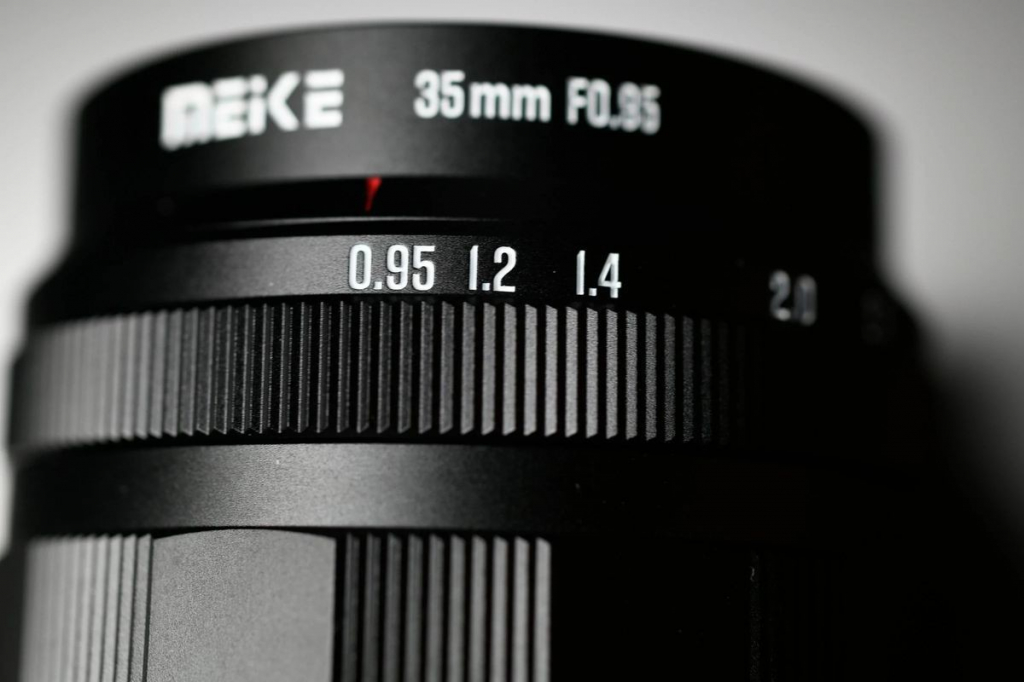 Meike 35mm f/0.95 E-mount
