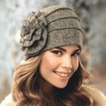 Krumlovanka dámská vlněná čepice s květem W-0615/284M béžovo-šedý melange – Hledejceny.cz