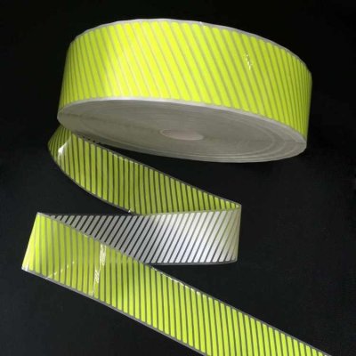 Reflexní šrafovaná nažehlovací žlutá páska - 50mm – Zboží Mobilmania