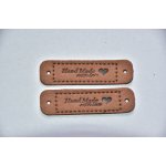 Koženkový štítek Hand made with love 5,5 x 1,5cm tmavě hnědy – Zboží Dáma