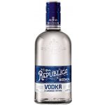 Božkov Republica Vodka z Cukrové Třtiny 40% 0,7 l (holá láhev) – Zboží Dáma