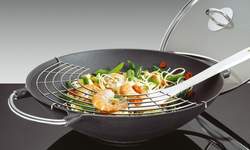 Küchenprofi PREMIUM Litinová wok s poklicí 36 cm od 4 022 Kč - Heureka.cz