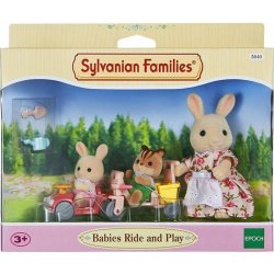 Sylvanian Families Mamka bílý králík s hrajícími si mláďaty EPOCH