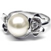 Prsteny Klenoty Budín Ručně vyrobený prsten květ z bílého zlata se sladk. perlou a diamanty J 28491 17