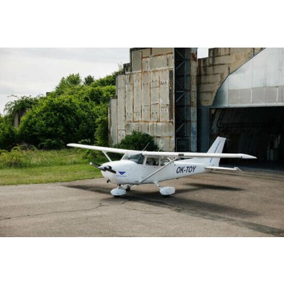 Vyhlídkový let nad Brnem a okolím letounem Cessna 172 pro 1-3 osoby – Hledejceny.cz
