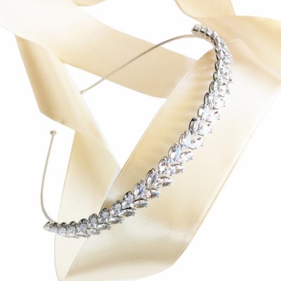 Stříbrná svatební čelenka se zirkonovými lístky – Sleviste.cz