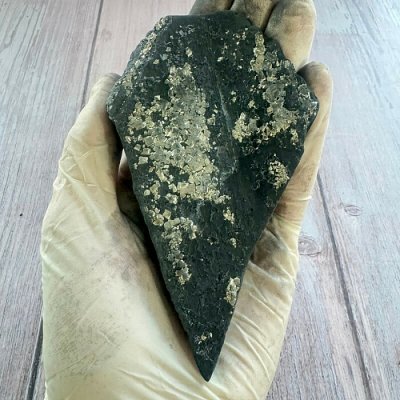 Nefertitis Šungit s pyritem surový 30 NF58022 - cca 12 x 7,3 cm, 222 g – Sleviste.cz