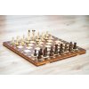 Šachy Dřevěné šachy s ozdobou