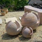 Kameny.cz Dekorační pískovcové květy Vyberte si velikost koule: ø 30 cm – HobbyKompas.cz