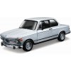 Sběratelský model Bburago BMW 2002tii 1972 stříbrná BB18 43057 1:32