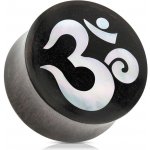 Šperky eshop sedlový plug do ucha ze dřeva černé barvy duchovní symbol jógy ÓM I44.03 – Zboží Mobilmania
