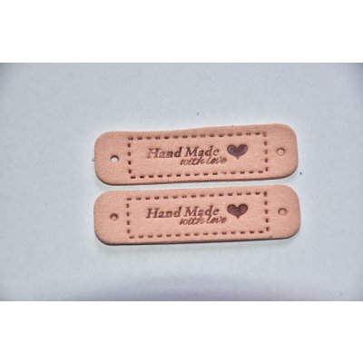 Koženkový štítek Hand made with love 5,5 x 1,5cm starorůžový – Sleviste.cz