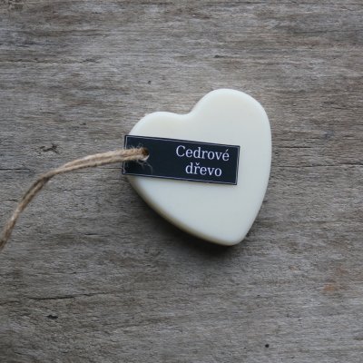 Vánek ve skříni závěsné voskové srdce Cedrové dřevo 40 g – Zboží Dáma
