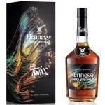 Hennessy Vs les Twins Lil Beast & Ca Blaze Cognac Aoc 40% 0,7 l (karton) – Zboží Dáma