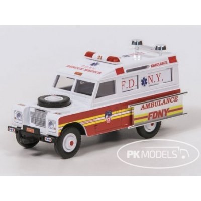 Monti System 1355 F.D.N.Y. Ambulance 1:35