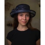 Seeberger Cloche slavnostní klobouček s ozdobou ze sisálové slámy modrý – Zboží Dáma