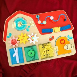 Tooky Toys Activity Board Domeček 8v1