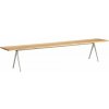 Zahradní lavice HAY Lavice Pyramid Bench 12 250 cm beige powder coated steel clear lacquered solid oak