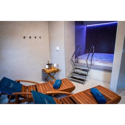 Privátní wellness relaxace na novorenesančním zámku Třešť pro 2 osoby – Hledejceny.cz