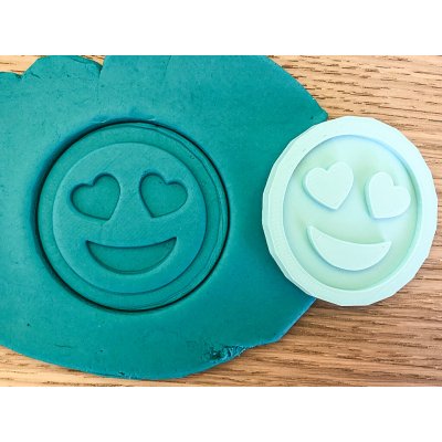 TVOŘÍTKO Emoji II - razítko special Tvar vykrajovátka: Kulaté Vlnky, Nástavec na razítko: Ano – Hledejceny.cz